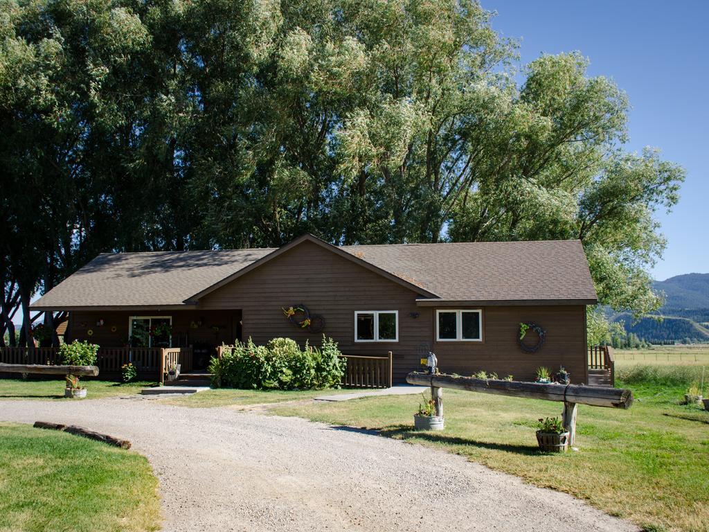 Hansen Guest Ranch Swan Valley Exterior photo